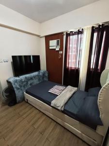 Netflix and Chill with swimming pool access