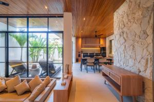 Modern 3BR Villa Seminyak, central location