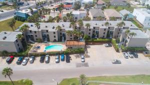 250 Paces to Beach Pool 1st Floor condo