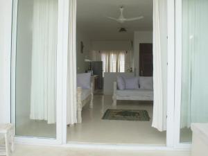 Ocean Views, Steps to the Shore