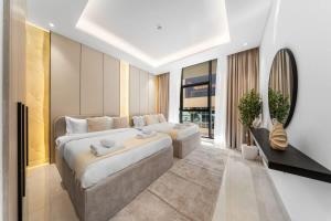 Brand New JVC Apt w Pool Walk to Circle Mall