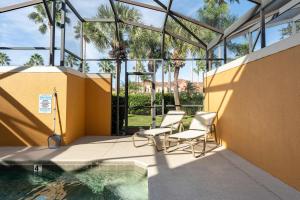 Townhome with Pool Near Paradise Palms & Disney