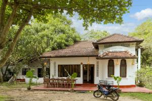 Siri Medura Surf and Yoga