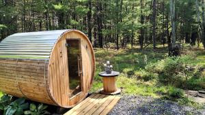 Incredible Secluded Cabin with Barrel Sauna, Fire Pit and Deck for an Unforgettable Getaway in the Finger Lakes in New York