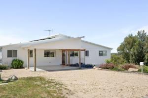 Scarp n Sea, Sauna Views & Serene Coastal Comfort