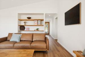 Scarp n Sea, Sauna Views & Serene Coastal Comfort