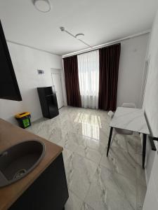 Ap7 -3 min from Christmas Market curte parcare