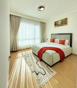 Elegant classy apartment with swimming pool ,fully equipped gym ,child play area and close proximity to shopping malls and great breathtaking views