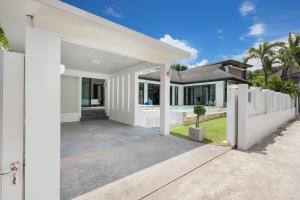 Chic 3 BR Silver Pool Villa near Kamala beach