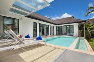 Chic 3 BR Silver Pool Villa near Kamala beach