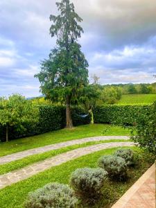 Cascina Bruna villa con giardino in Val Trebbia