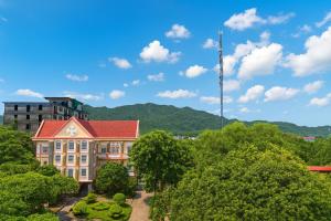 Khách Sạn - Cà Phê Dinh Cô