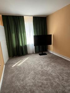 Ap2 3 min from Christmas Market curte parcare