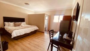 WHITEHOUSE GUESTHOUSE@29KEW