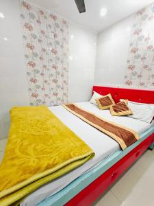 CN Comforts Hotel & Dormitory