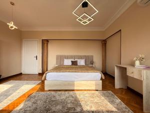 Garden city Spacious 4 Bedroom apartment - Downtown Cairo