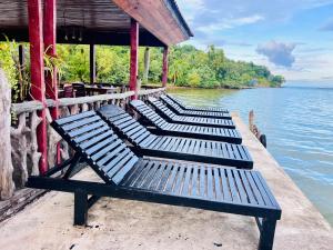 Koh Rong 71 Guesthouse & Restaurant-Bar