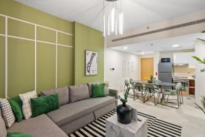 Luxury Radiant Boulevard Residence