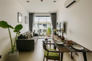 Rose & Golf at Rose Apple Square