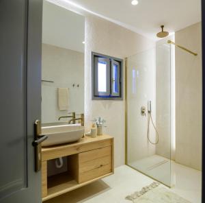 Themis Goddess Cave Suites