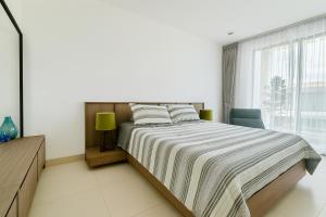 Rose & Golf at Rose Apple Square