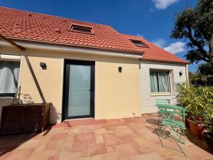 At Nadège and Guillaumes Cozy duplex accommodation