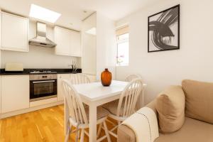 Superb 2 Bed Apartment in Battersea