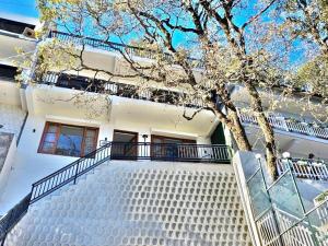 Sarins Mistville 4BHK Villa Mall Road