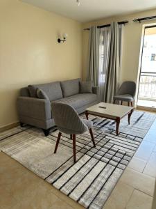 Lakeview Apartments - Cozy Grey