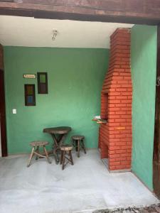 Lua Chalés 14 chalés equipados com churrasqueira individua , piscina e hidro incluindo café da manhã servido no quarto , roupa de cama, toalhas de banho e de praia a apenas 600 metros da praia de Maresias