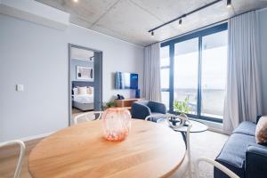 721 Riverlands - Lux 2 Bedroom Apartment