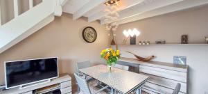 Charmante villa entièrement rénovée, dans le centre du village