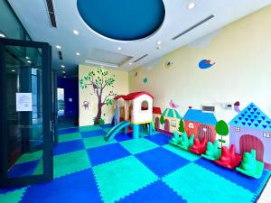 Nice Studio Apartment, High floor, Lake View, 35 To Airport