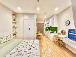 Nice Studio Apartment, High floor, Lake View, 35 To Airport