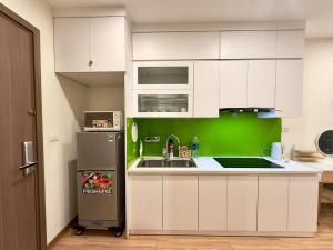 Nice Studio Apartment, High floor, Lake View, 35 To Airport