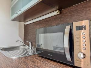 Modern 1BDR Apartment By Torr Property Group Short Lets & Serviced Accommodation With Free Parking & Lift Access Birmingham