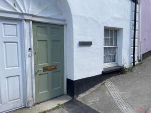 The Locker, 2 bed apartment in Falmouth