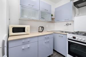 Comfortable One Bedroom Apartment Near Spodek in Katowice by Noclegi Renters