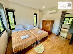 Grandfa House No12 by Julie Pc