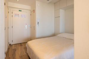 BEL AIR HOLIDAY - Spacious, modern studio with sleeping area on the promenade T4