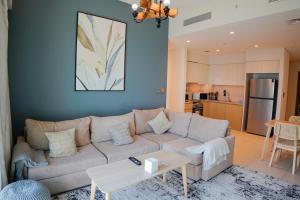 Beautiful apartment by Dubai Mall 161BR-2