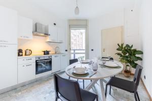 Duomo 7 min - 3 Bedrooms, Terrace & Parking
