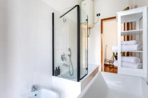 Duomo 7 min - 3 Bedrooms, Terrace & Parking