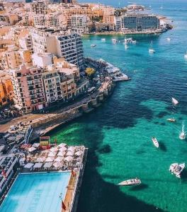 Stylish Two Bedroom Two Bathrooms Flat at The Promenade Tigne Jo1