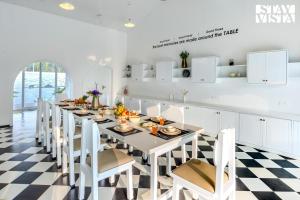 StayVista at Mudra Tattva - Pvt Pool,Lawn,Jacuzzi 2BR Luxury Rooms