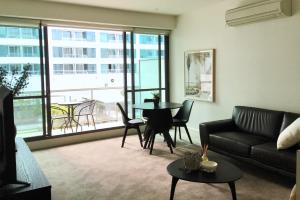 THE WATERFRONT APARTMENTS 1 Bedroom Executive Apartment with Courtyard Views located on the Geelong Waterfront - 4301