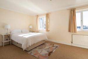 Waterside 4BR on Abingdon Marina Access Oxford