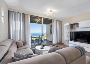 Madeira Mar - "Seaside"