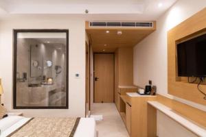 Hotel The Eureka International Near Delhi airport