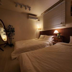 3 minutes walk from Hongik University Station Kpop, Shopping, Good location, Comfortable bed